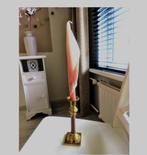 goudkleur/roze metaal kandelaar + roze gedraaide sierkaars, Huis en Inrichting, Woonaccessoires | Kandelaars en Kaarsen, Overige materialen