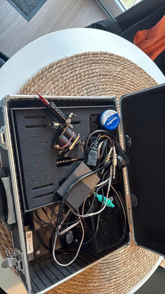 Coil tattoo machine met inkt en alles erbij, Hobby en Vrije tijd, Elektronica-componenten, Gebruikt, Ophalen