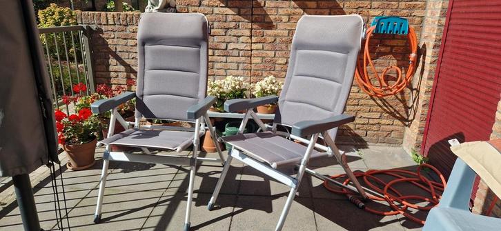 Westfield Pioneer Charcoal Grey Campingstoelen (2 stuks), Caravans en Kamperen, Kampeermeubelen, Gebruikt, Campingstoel, Ophalen