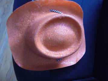 oranje feesthoed beschikbaar voor biedingen