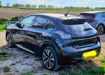 Elektrische Peugeot e-208 EV GT LINE 50kWh 136pk 2020 Zwart beschikbaar voor biedingen