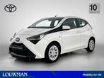 Toyota Aygo 1.0 VVT-i x-play | Achteruitrijcamera |, Auto's, Voorwielaandrijving, 12 maanden, Stof, Gebruikt