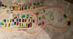 SINT TIP: Houten treinbaan met veel accessoires!, Kinderen en Baby's, Speelgoed | Houten speelgoed, Ophalen, Gebruikt