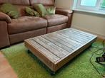 Lage industriële salontafel op wielen, Huis en Inrichting, Tafels | Salontafels, Ophalen, Gebruikt, 100 tot 150 cm, Grenenhout