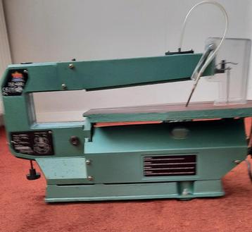 Figuurzaag machine. beschikbaar voor biedingen