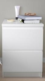 2 laden Malm nachtkastjes wit met glasplaat, Huis en Inrichting, Ophalen, Minder dan 45 cm, Zo goed als nieuw, Minder dan 55 cm