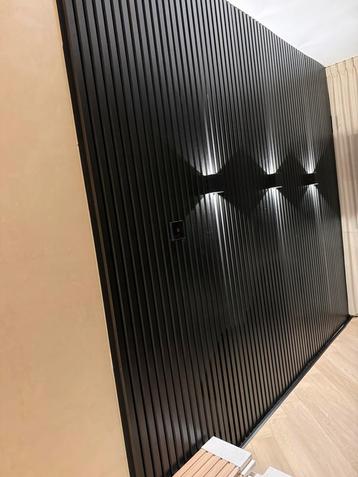 Zwarte hout wandpanelen , zie beschrijving beschikbaar voor biedingen