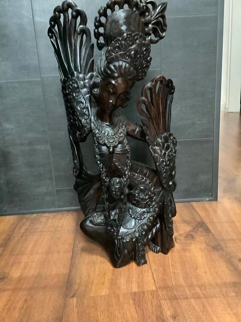 houten beeld van een Balinese Legongdanseres, Antiek en Kunst, Kunst | Beelden en Houtsnijwerken, Ophalen