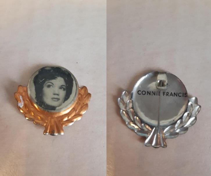 Speldjes Muziek Artiesten Acteurs etc. Blik, Verzamelen, Speldjes, Pins en Buttons, Gebruikt, Speldje of Pin, Overige onderwerpen