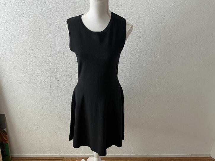 Nikkie jurk L, Kleding | Dames, Jurken, Zo goed als nieuw, Maat 42/44 (L), Zwart, Knielengte, Ophalen of Verzenden