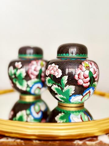 Cloisonné gemberpotjes beschikbaar voor biedingen