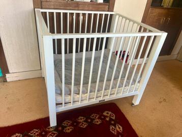 Bopita Box met Matras en Kleed en mobiel beschikbaar voor biedingen