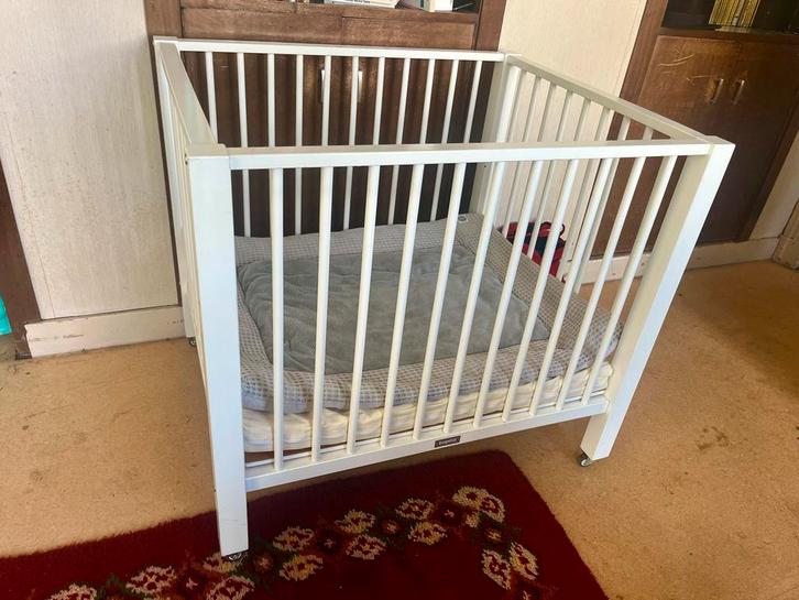 Bopita Box met Matras en Kleed en mobiel, Kinderen en Baby's, Boxen, Gebruikt, Rechthoekig, In hoogte verstelbaar, Boxkleed, Wieltjes