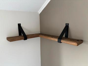 Robuuste hoek wandplanken hout/ijzer (90x70cm) beschikbaar voor biedingen