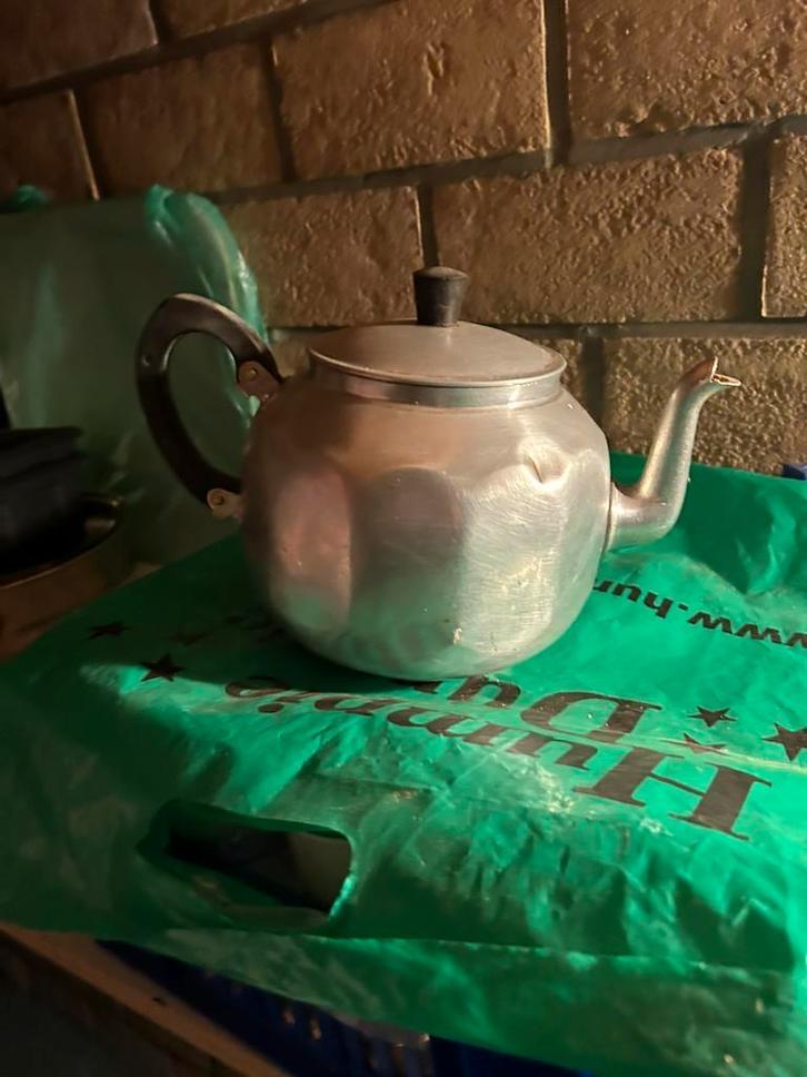 Oude theepot, Ophalen