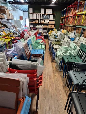 nieuwe fermob armstoelen alle kleuren uit voorraad leverbaar beschikbaar voor biedingen