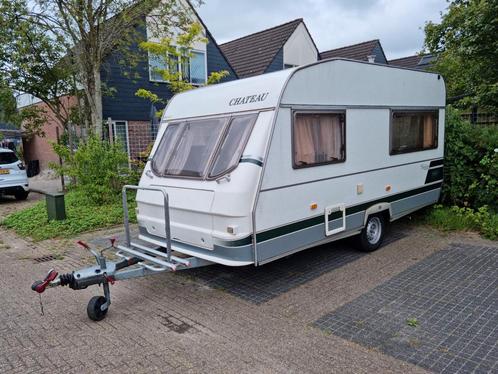 Chateau Calista 390 met voortent en luifel, Caravans en Kamperen, Caravans, Bedrijf, tot en met 4, 750 - 1000 kg, Chateau, Omvormbare zithoek
