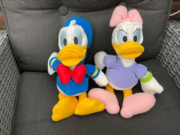 2 zgan Disney vintage Katrien en Donald Duck knuffels 30&35c