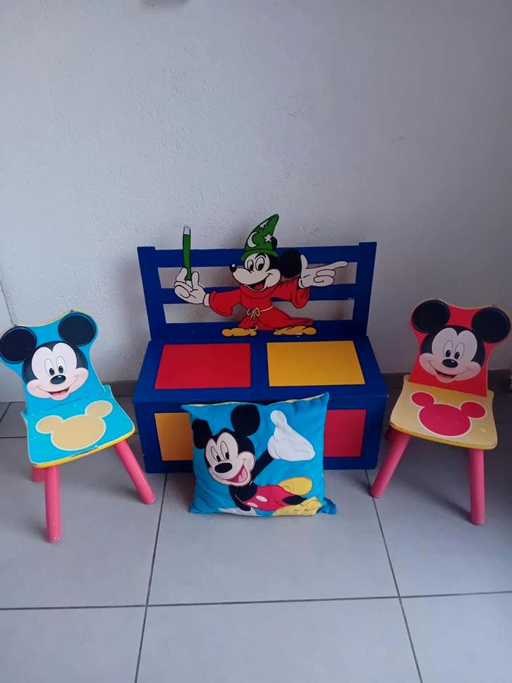 Mickey Mouse Speelgoedkist met Stoeltjes en Kussen, Kinderen en Baby's, Kinderkamer | Tafels en Stoelen, Gebruikt, Stoel(en), Ophalen