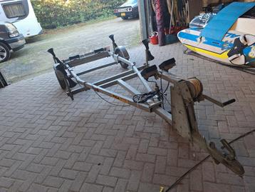 Pega rubberboot trailer. Nieuwe lagers en banden. beschikbaar voor biedingen