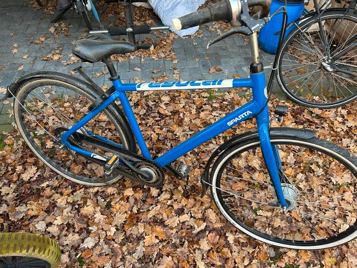 Drie fietsen - opknappers of voor onderdelen, Fietsen en Brommers, Fietsen | Heren | Herenfietsen, Gebruikt, Sparta, 53 tot 57 cm