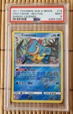 PSA 9 2017 Pokémon Shining Legends Croconaw #19 Reverse Foil, Ophalen of Verzenden, Zo goed als nieuw, Losse kaart, Foil