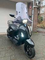 Vespa Sprint iget Snor 2018 full option black on black alarm, Fietsen en Brommers, Scooters | Vespa, Ophalen of Verzenden