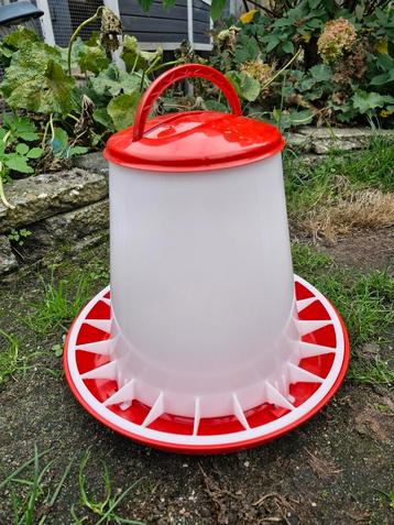 Kippenvoerbak –  Nieuw, Nooit Gebruikt beschikbaar voor biedingen