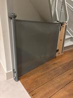 Nieuwe grijze traphek - Oprolbaar, Kinderen en Baby's, Traphekjes, Ophalen of Verzenden, Nieuw, Overige materialen, Oprolhekje