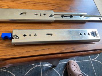 Heavy-duty ladegeleiders 300mm met slot beschikbaar voor biedingen