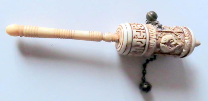 Uit inboedel: Antieke benen tibetaanse gebedsmolen, incl ver, Antiek en Kunst, Antiek | Religie, Verzenden