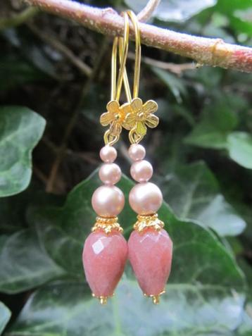 Oorbellen Jojanneke jade facet-swarovski parels goud beschikbaar voor biedingen