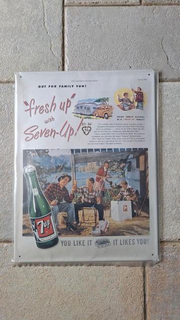 Vintage 7up Reclamebord beschikbaar voor biedingen