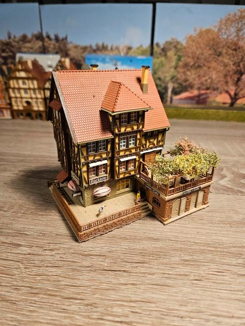 Vakwerkhuis Bakkerij N spoor trein 1:160, Hobby en Vrije tijd, Modeltreinen | N-Spoor, Gebruikt, Brug, Tunnel of Gebouw, Gelijkstroom of Wisselstroom