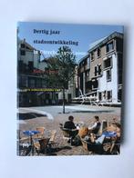 Dertig jaar stadsontwikkeling in Utrecht , 1970/ 2000, Ophalen of Verzenden, 20e eeuw of later, Zo goed als nieuw, Kees Visser