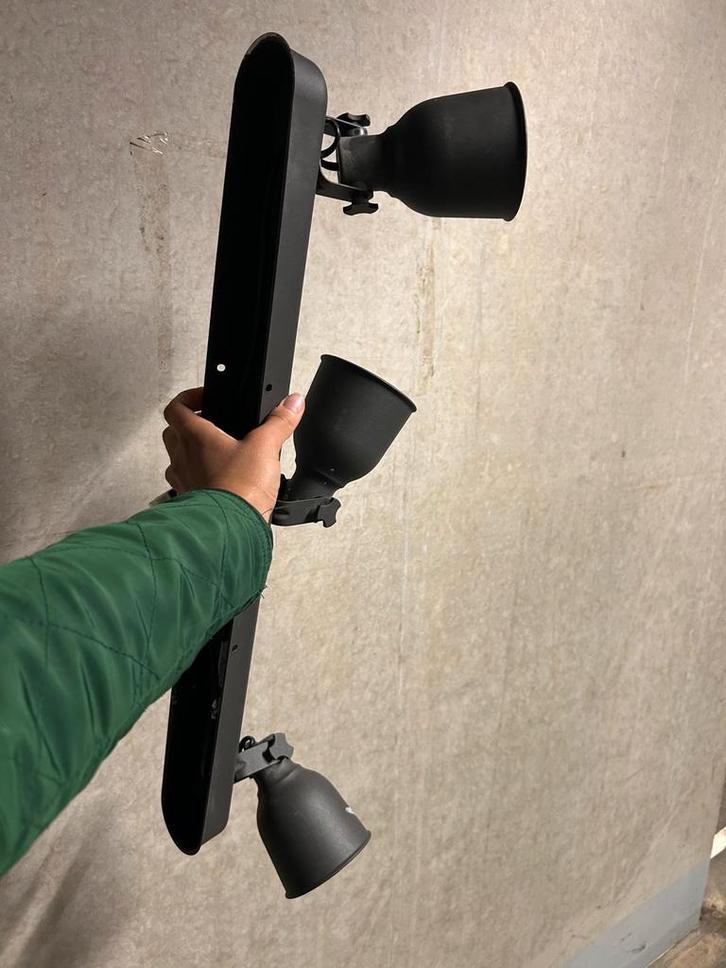 Ikea Hektar Plafondlamp - 3 Spots - Donkergrijs, Huis en Inrichting, Lampen | Spots, Zo goed als nieuw, Metaal of Aluminium, Ophalen of Verzenden