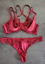 Hunkemöller lingerie set bh 75D string L rood kant, Hunkemöller, Ophalen of Verzenden, Rood, Setje
