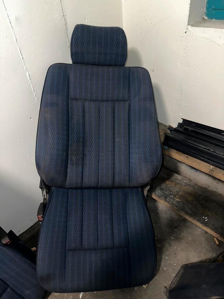 Mercedes-Benz W124 stationwagen zonder achterbank 1985-1993, Auto-onderdelen, Interieur en Bekleding, Mercedes-Benz, Oldtimer onderdelen