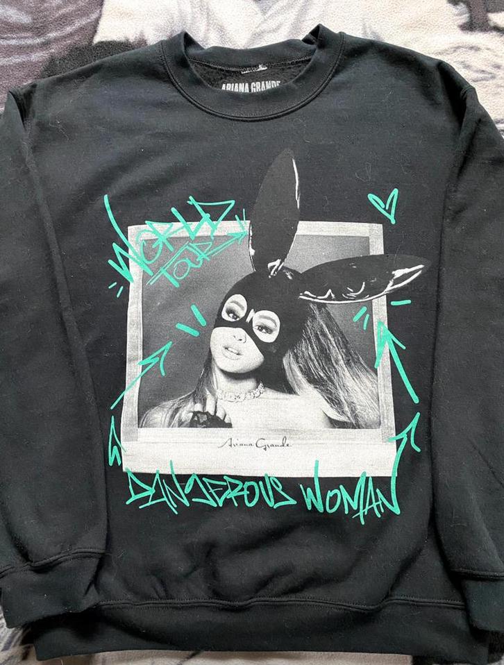 Ariana Grande Dangerous Woman Tour Sweater Urban Outfitters, Kleding | Dames, Truien en Vesten, Gedragen, Maat 38/40 (M), Zwart