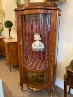 Prachtige antieke vitrine met Vernismatin panelen, Ophalen