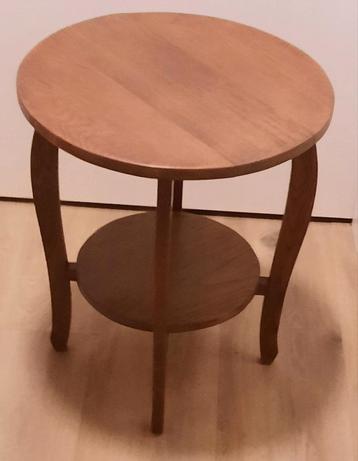 Eikenhouten ronde bijzettafel  beschikbaar voor biedingen