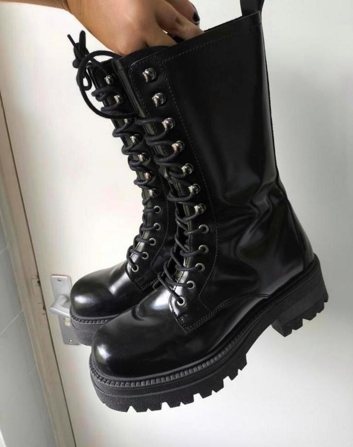 Stoere Sacha laarzen maat 42 - zgan, Kleding | Dames, Schoenen, Zo goed als nieuw, Hoge laarzen, Zwart, Ophalen of Verzenden