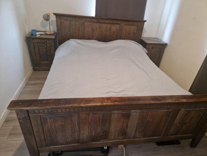 Tweepersoonsbed (GRATIS) (ophalen vanaf 25 okt.), Huis en Inrichting, Slaapkamer | Bedden, Gebruikt, Tweepersoons, 160 cm, Hout