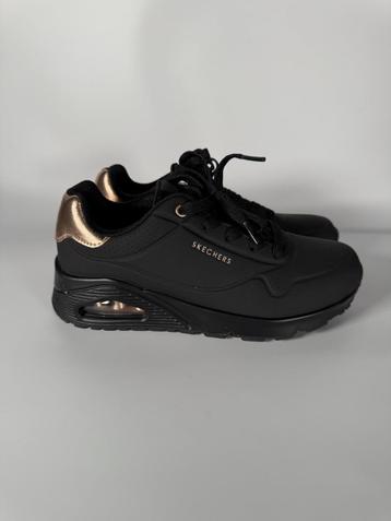 Skechers Uno – Stand on Air – BBK – Maat 36.5 (23.5 cm) beschikbaar voor biedingen