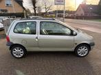 Renault Twingo 1.2 Initiale AIRCO LEDER NWE APK BIJ AFLEVERI, Auto's, Voorwielaandrijving, Bedrijf, Handgeschakeld, Grijs