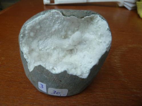 Geode met Scoleciet en kwarts (03), Verzamelen, Mineralen en Fossielen, Mineraal, Ophalen of Verzenden