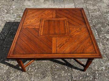 Antieke ingelegde houten tafel (uitklapbaar) beschikbaar voor biedingen