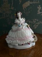 Volkstedt saksisch dresden porselein beeld dame op stoel, Antiek en Kunst, Antiek | Porselein, Ophalen