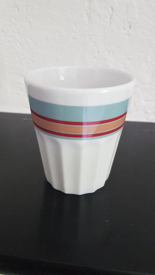 Beker van Yong, Huis en Inrichting, Keuken | Servies, Zo goed als nieuw, Kop(pen) en/of Schotel(s), Overige stijlen, Ophalen of Verzenden