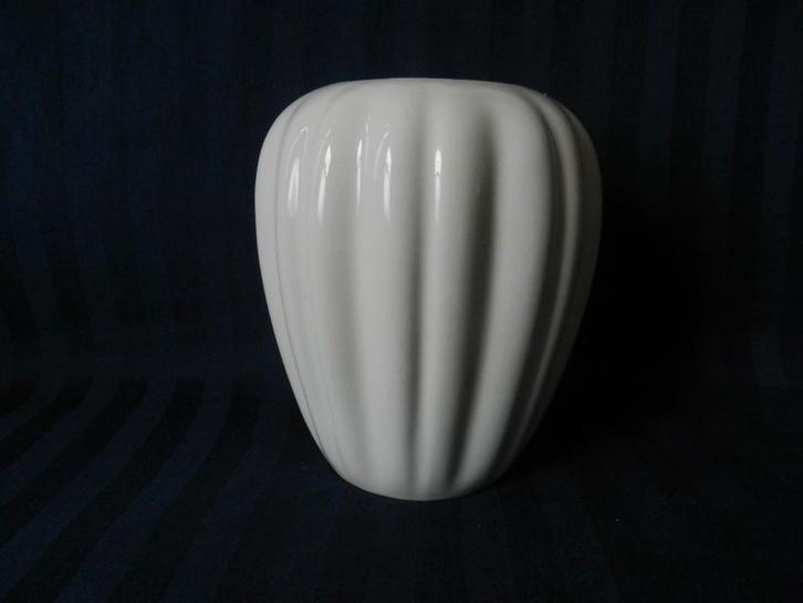 Witte eivormige gewelfde vaas Porceleyne Fles Delft h 20,2, Antiek en Kunst, Antiek | Keramiek en Aardewerk, Ophalen of Verzenden